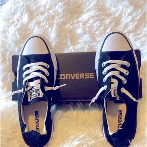 Chuck Taylor Converse shoreline slip size women’s 7